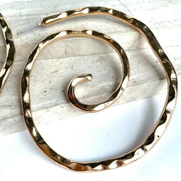 NEW~Anthropologie Oversized Gold Swirl Hoop Earrings - Picture 3 of 5